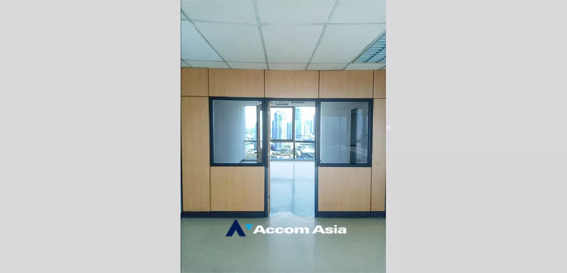 4  Office Space For Rent in Sukhumvit ,Bangkok BTS Ekkamai at 42 Tower AA33829