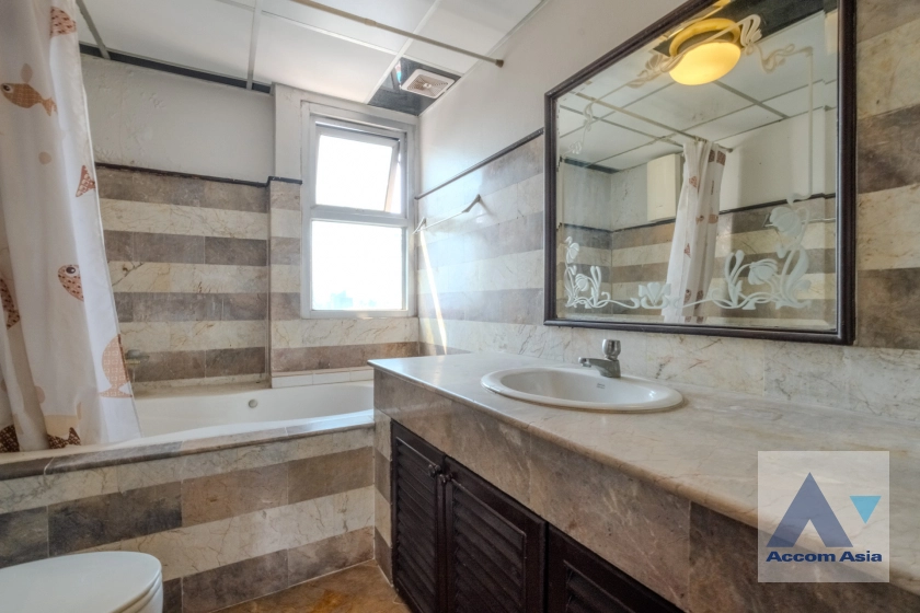 16  2 br Condominium For Sale in Sukhumvit ,Bangkok BTS Nana at Sukhumvit Suite AA33835