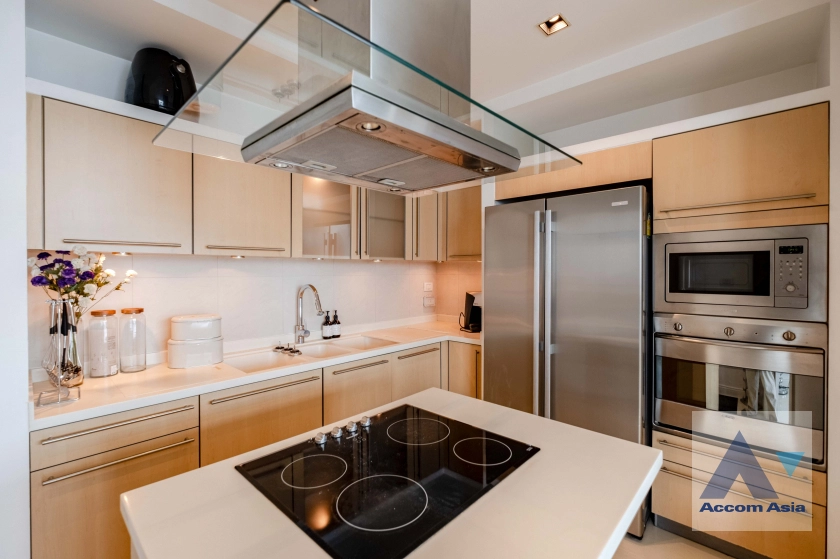 unit 3 Bedrooms  Condominium For Rent & Sale in Ploenchit, Bangkok  near BTS Ploenchit (AA33845)