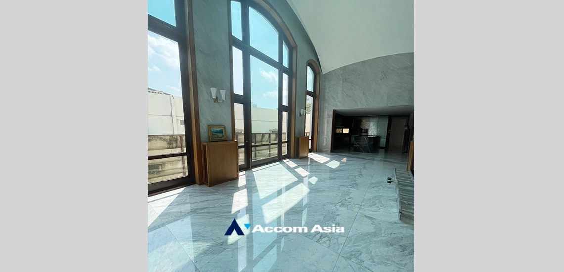  1  6 br House For Sale in Sukhumvit ,Bangkok BTS Ekkamai AA33846