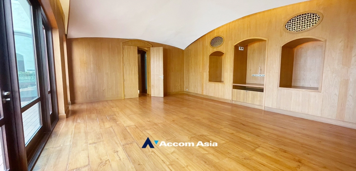 10  6 br House For Sale in Sukhumvit ,Bangkok BTS Ekkamai AA33846