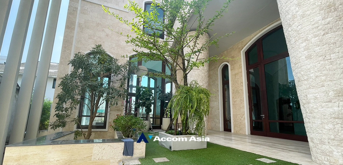 7  6 br House For Sale in Sukhumvit ,Bangkok BTS Ekkamai AA33846