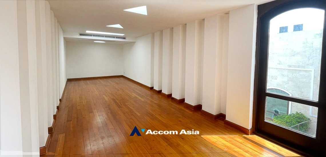 15  6 br House For Sale in Sukhumvit ,Bangkok BTS Ekkamai AA33846