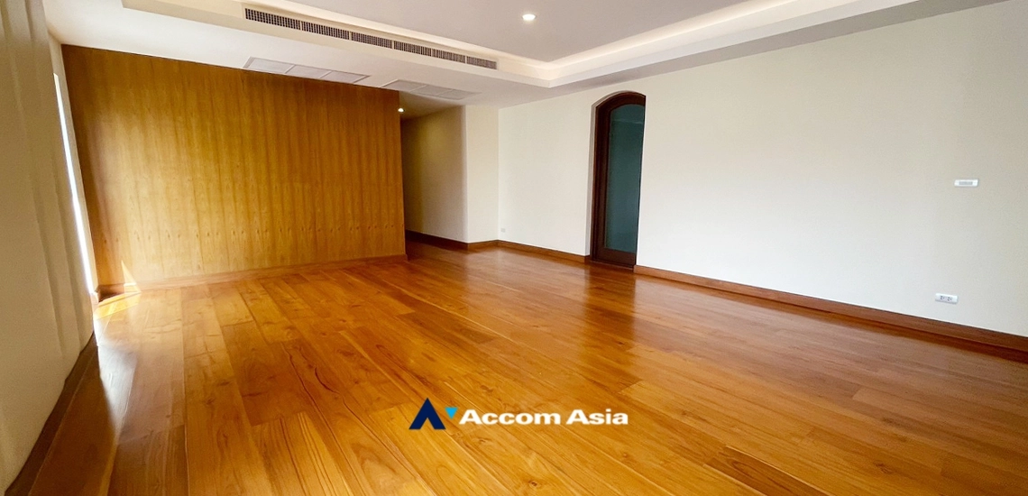 18  6 br House For Sale in Sukhumvit ,Bangkok BTS Ekkamai AA33846