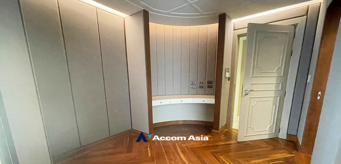 20  6 br House For Sale in Sukhumvit ,Bangkok BTS Ekkamai AA33846