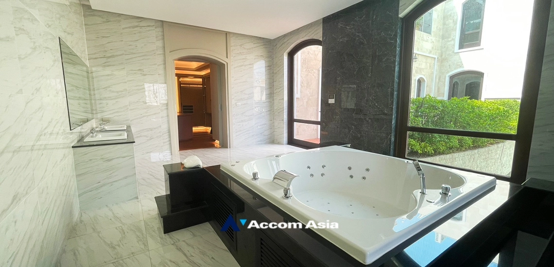 29  6 br House For Sale in Sukhumvit ,Bangkok BTS Ekkamai AA33846