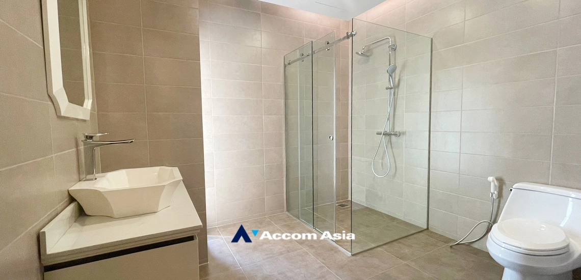 24  6 br House For Sale in Sukhumvit ,Bangkok BTS Ekkamai AA33846