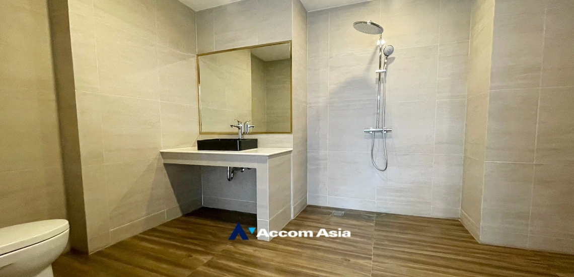 28  6 br House For Sale in Sukhumvit ,Bangkok BTS Ekkamai AA33846