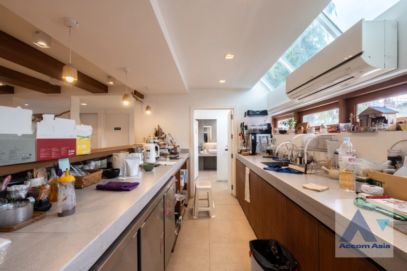 7  2 br House for rent and sale in Sukhumvit ,Bangkok BTS Ekkamai AA33847