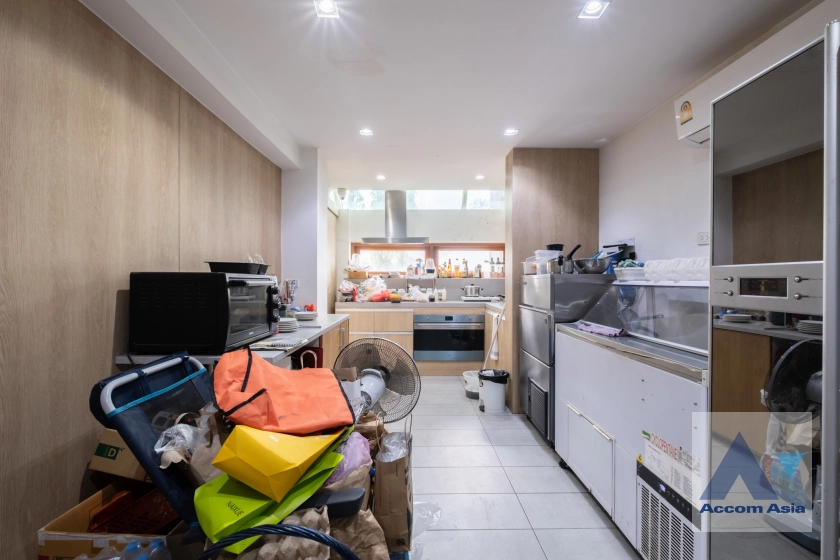 11  2 br House for rent and sale in Sukhumvit ,Bangkok BTS Ekkamai AA33847