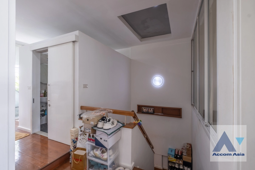 13  2 br House for rent and sale in Sukhumvit ,Bangkok BTS Ekkamai AA33847