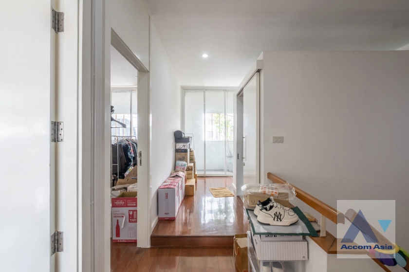 14  2 br House for rent and sale in Sukhumvit ,Bangkok BTS Ekkamai AA33847