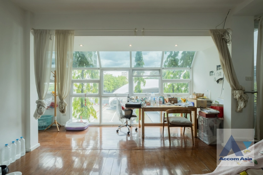 17  2 br House for rent and sale in Sukhumvit ,Bangkok BTS Ekkamai AA33847