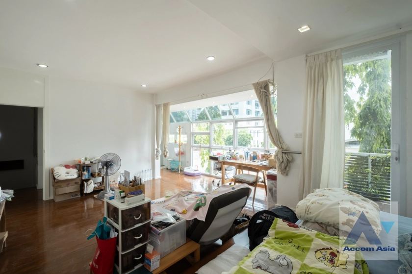 16  2 br House for rent and sale in Sukhumvit ,Bangkok BTS Ekkamai AA33847