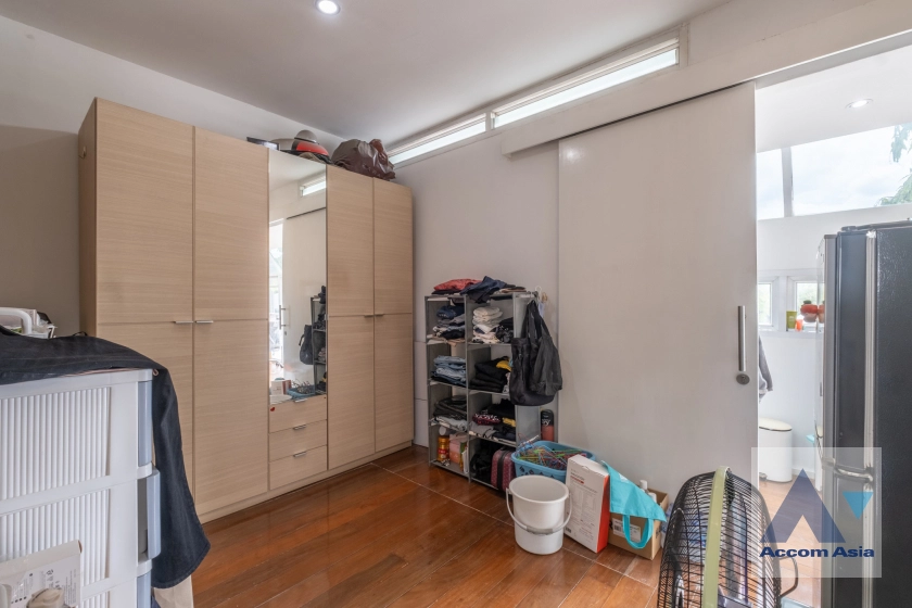 19  2 br House for rent and sale in Sukhumvit ,Bangkok BTS Ekkamai AA33847