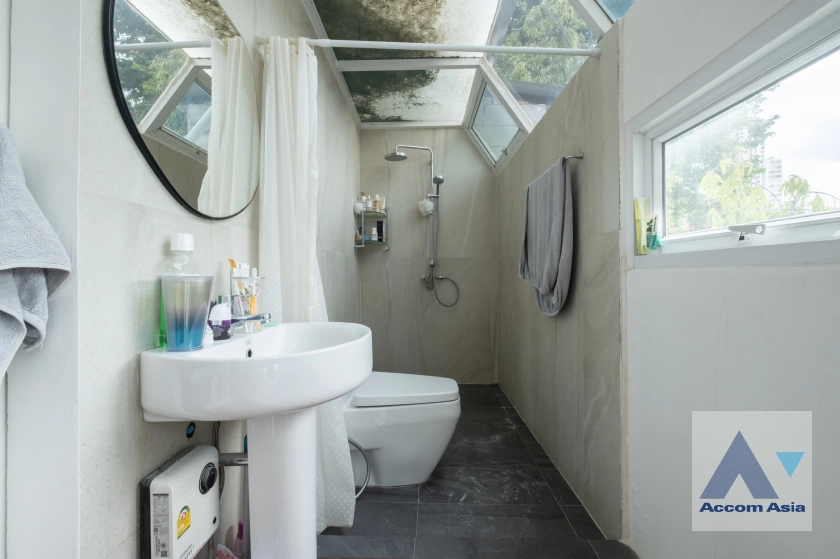 20  2 br House for rent and sale in Sukhumvit ,Bangkok BTS Ekkamai AA33847