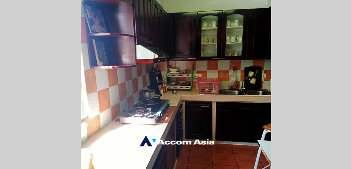 unitHome Office |  4 Bedrooms  House For Rent in Sukhumvit, Bangkok  near BTS Ekkamai (AA33848)