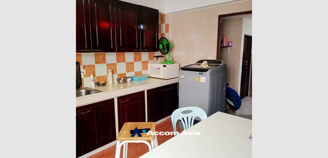 unitHome Office |  4 Bedrooms  House For Rent in Sukhumvit, Bangkok  near BTS Ekkamai (AA33848)