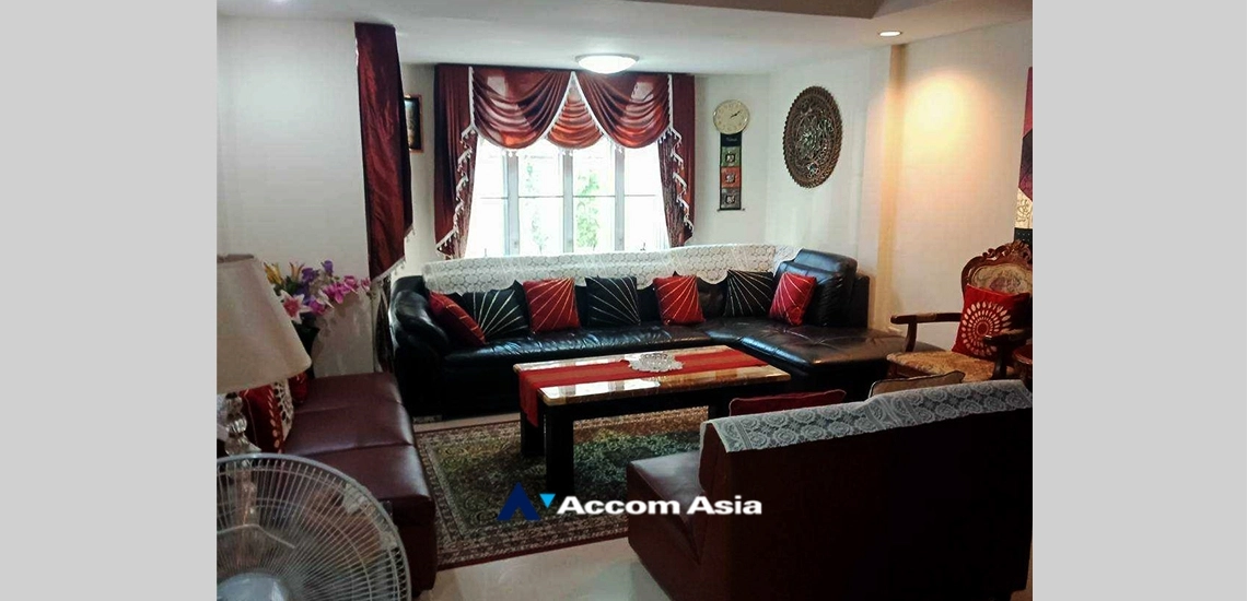 unitHome Office |  4 Bedrooms  House For Rent in Sukhumvit, Bangkok  near BTS Ekkamai (AA33848)