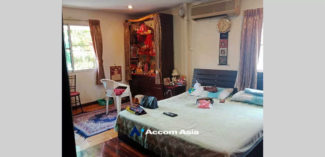 10  4 br House For Rent in sukhumvit ,Bangkok BTS Ekkamai AA33848