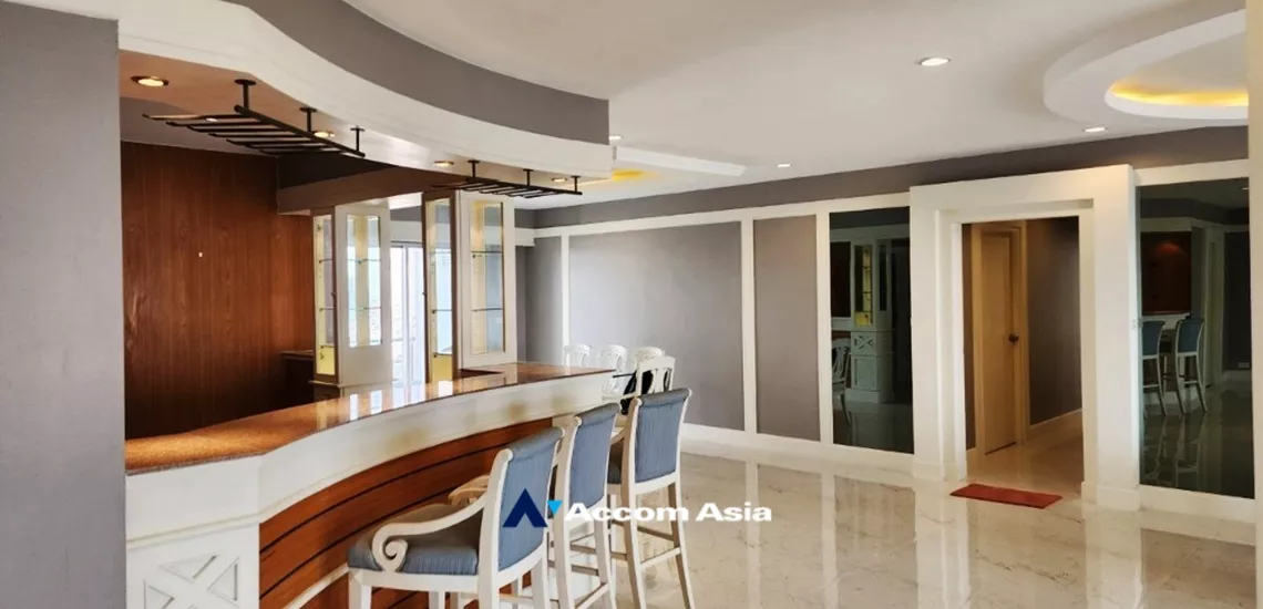  4 Bedrooms  Condominium For Rent in Charoennakorn, Bangkok  near BTS Krung Thon Buri (AA33852)