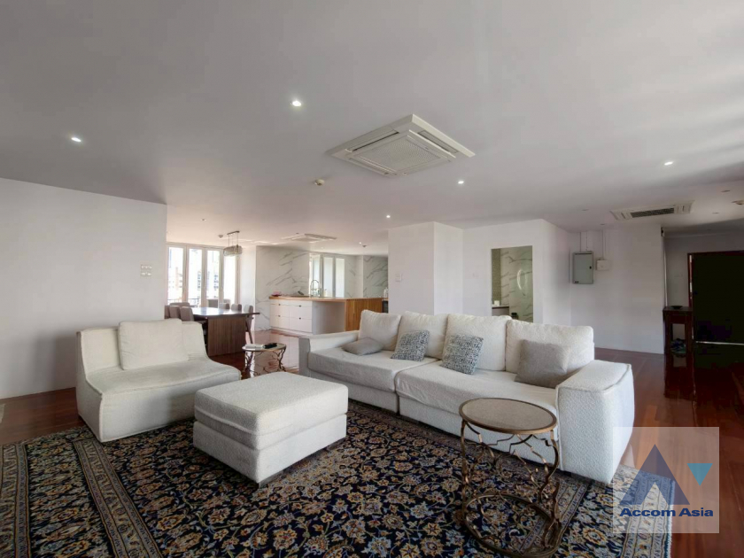 Pet friendly condominium for rent in Sukhumvit, Bangkok Code AA33853