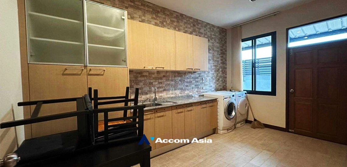 8  4 br House For Rent in Sukhumvit ,Bangkok BTS Phra khanong AA33854
