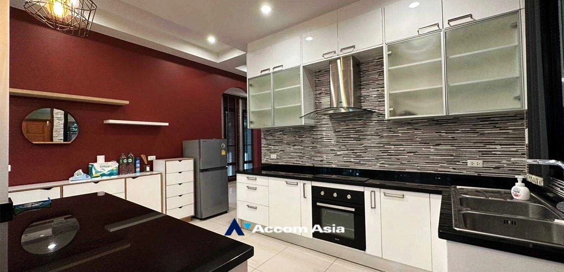 7  4 br House For Rent in Sukhumvit ,Bangkok BTS Phra khanong AA33854