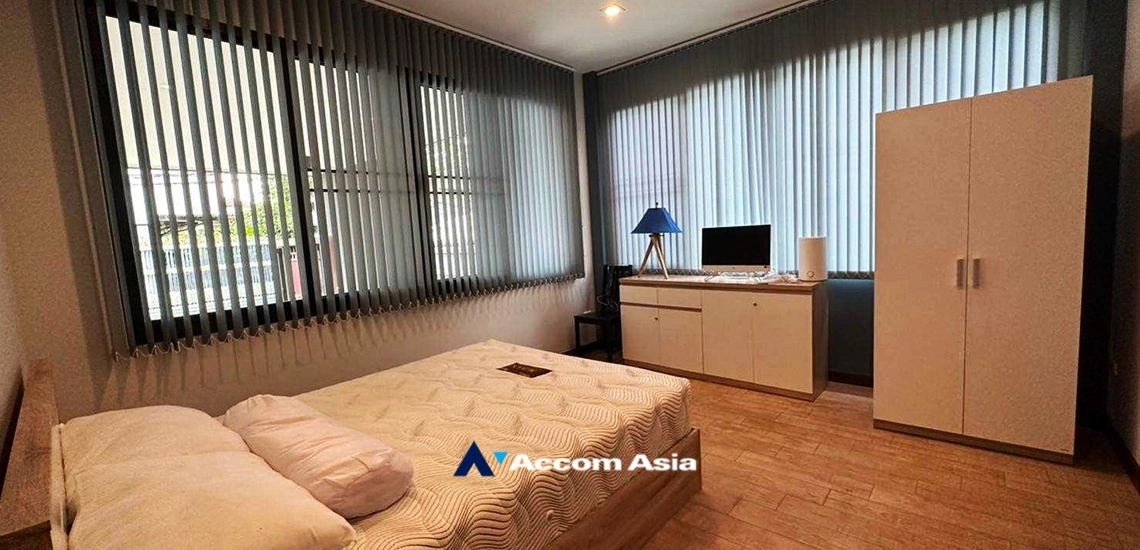 15  4 br House For Rent in Sukhumvit ,Bangkok BTS Phra khanong AA33854