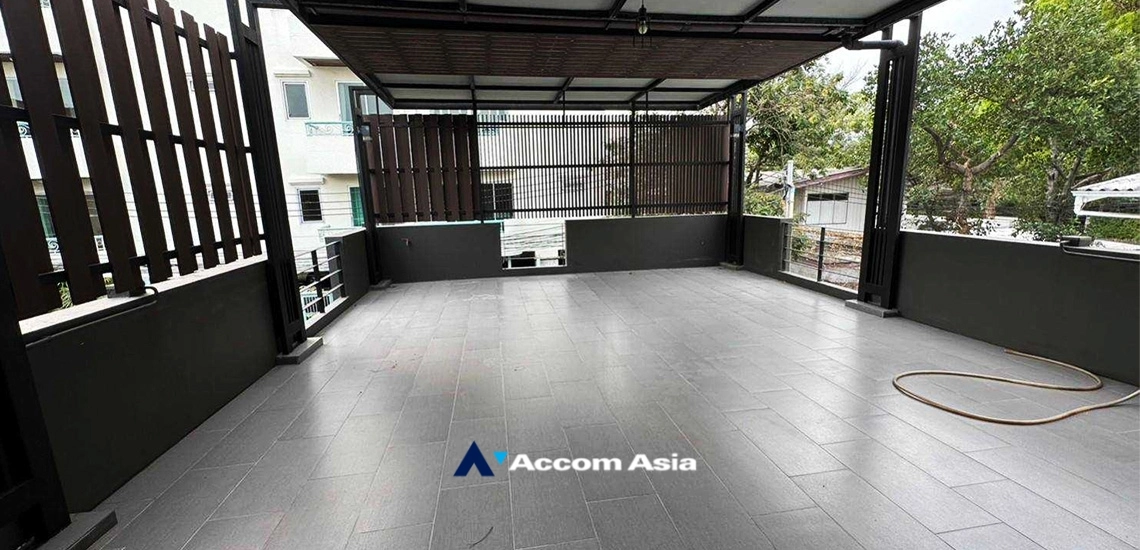 1  4 br House For Rent in Sukhumvit ,Bangkok BTS Phra khanong AA33854