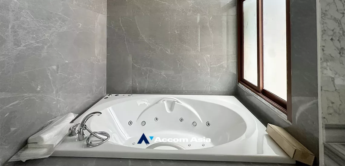 12  4 br House For Sale in Sukhumvit ,Bangkok BTS Phra khanong at Baan Sansiri Sukhumvit 67 AA33863