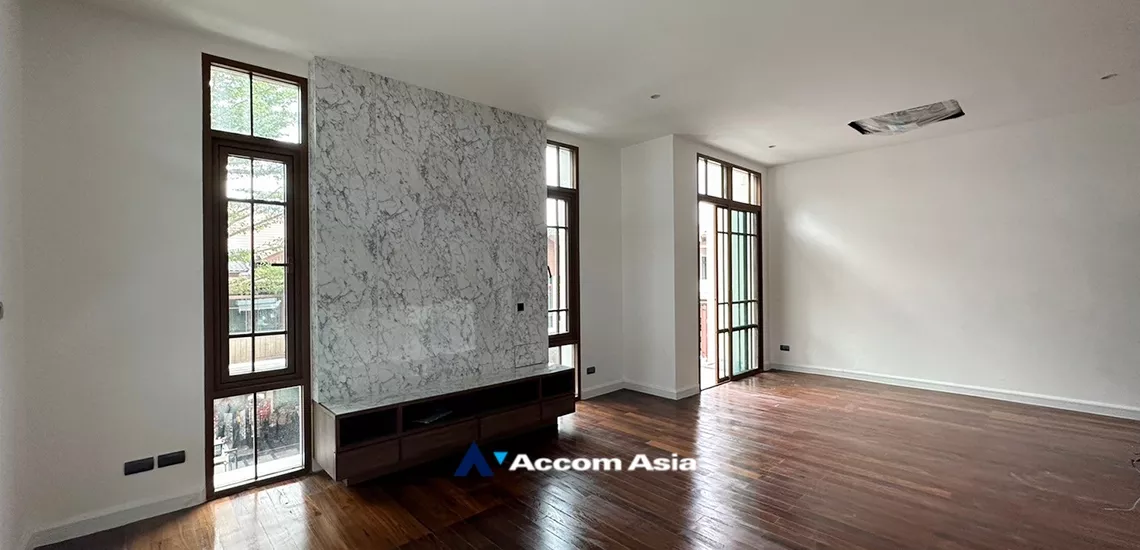 8  4 br House For Sale in Sukhumvit ,Bangkok BTS Phra khanong at Baan Sansiri Sukhumvit 67 AA33863