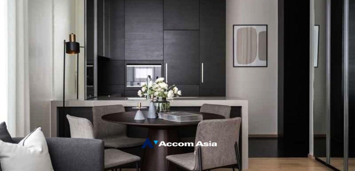  2 Bedrooms  Condominium For Rent & Sale in Ploenchit, Bangkok  near BTS Chitlom (AA33866)