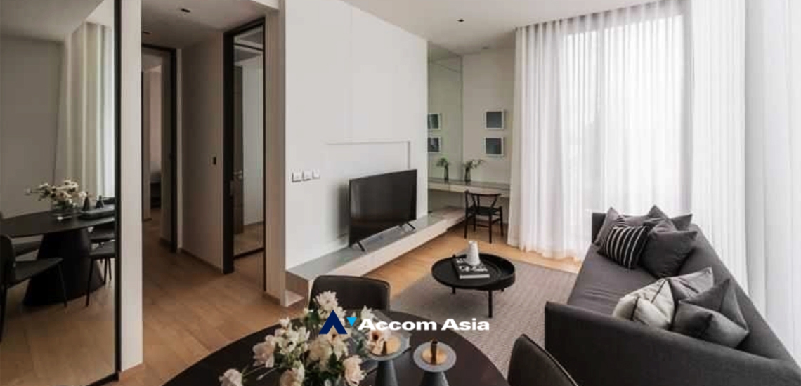  2 Bedrooms  Condominium For Rent & Sale in Ploenchit, Bangkok  near BTS Chitlom (AA33866)