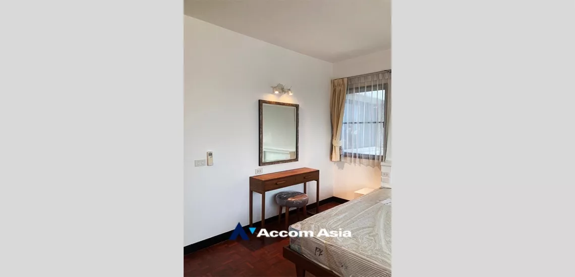 6  3 br Apartment For Rent in Sukhumvit ,Bangkok BTS Thong Lo at classically furnished apartment AA33894