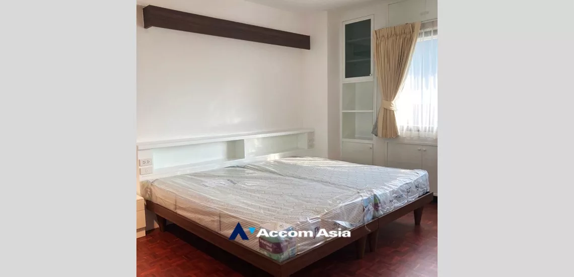 5  3 br Apartment For Rent in Sukhumvit ,Bangkok BTS Thong Lo at classically furnished apartment AA33894