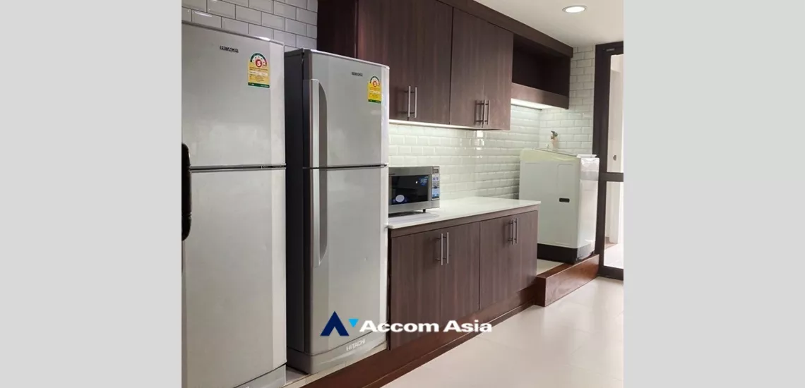  1  3 br Apartment For Rent in Sukhumvit ,Bangkok BTS Thong Lo at classically furnished apartment AA33894