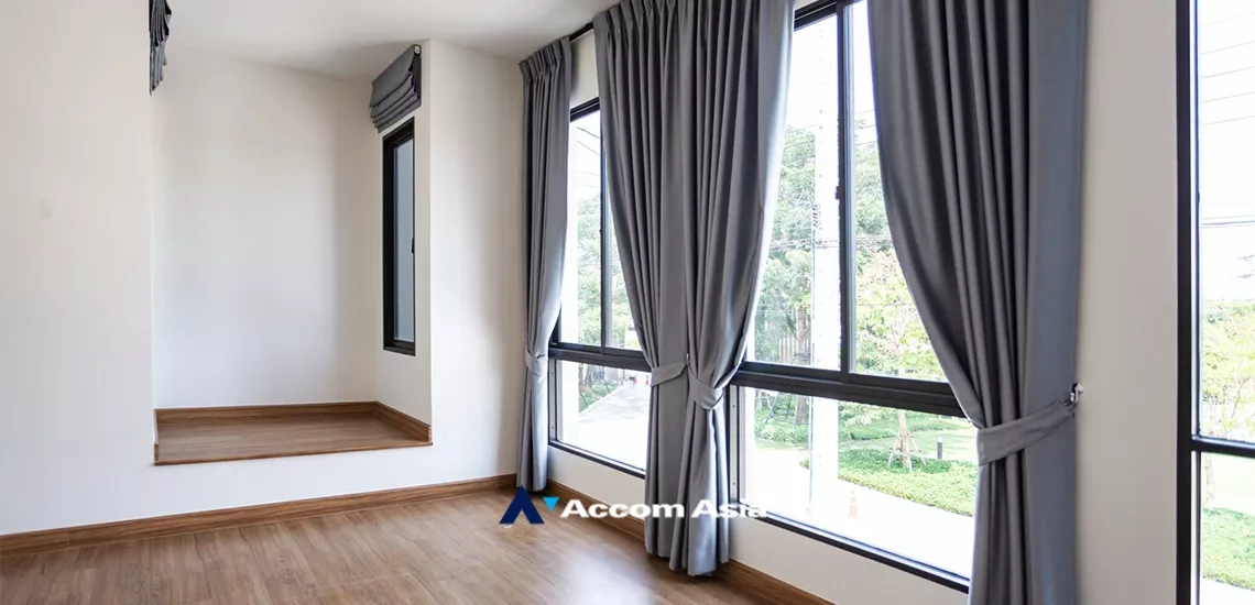 6  4 br Townhouse For Rent in Samutprakan ,Samutprakan  at House AA33897