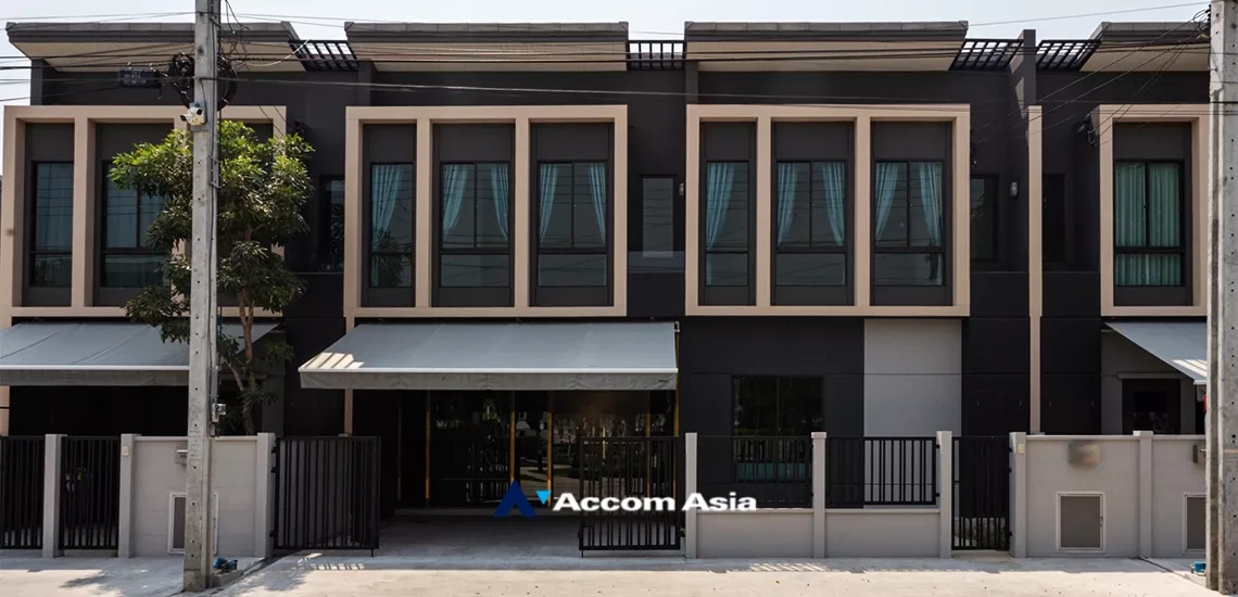 10  4 br Townhouse For Rent in Samutprakan ,Samutprakan  at House AA33897