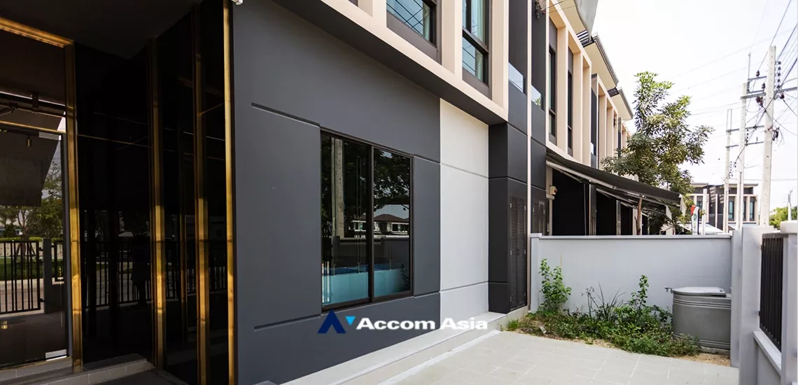 1  4 br Townhouse For Rent in Samutprakan ,Samutprakan  at House AA33897