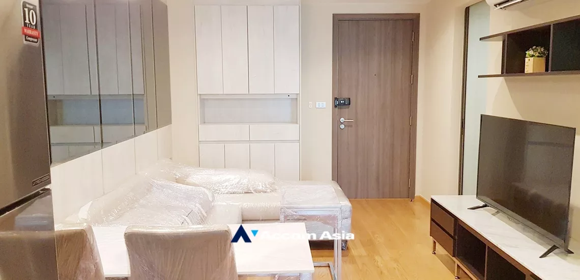 unit 1 Bedroom  Condominium For Sale in Silom, Bangkok  near MRT Sam Yan (AA33908)