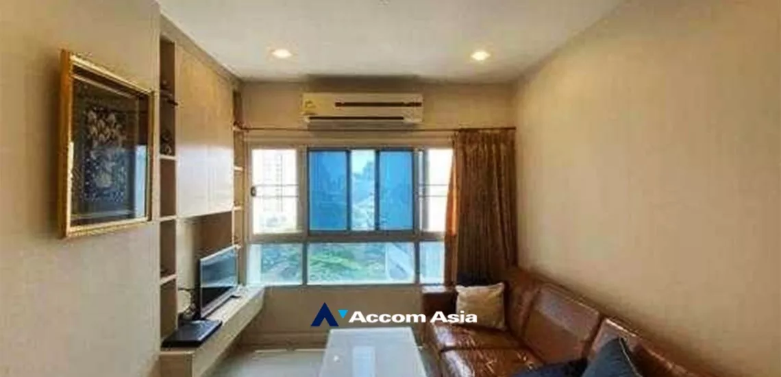  1  2 br Condominium For Sale in Charoennakorn ,Bangkok BTS Krung Thon Buri at Q House Condo Sathon AA33909