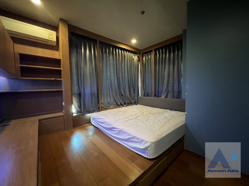  2 Bedrooms  Condominium For Sale in Sathorn, Bangkok  near BTS Chong Nonsi - BRT Thanon Chan (AA33912)