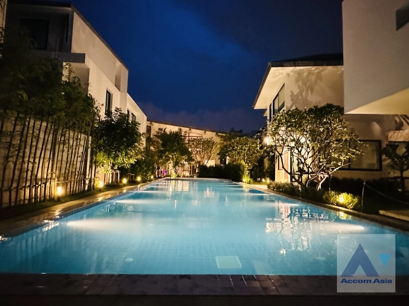  2  4 br House For Rent in sukhumvit ,Bangkok BTS Phra khanong AA33915