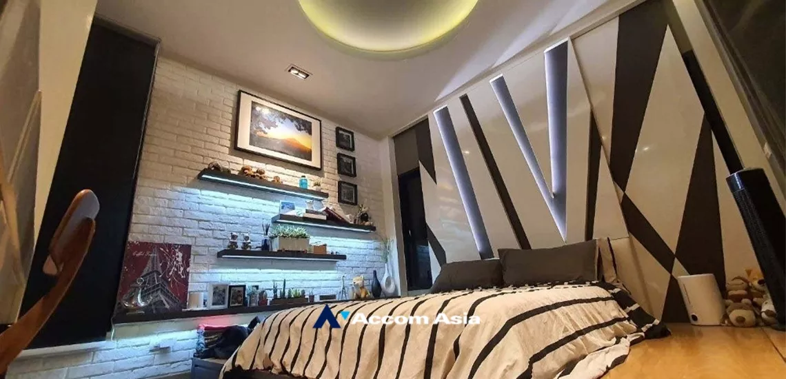 4  5 br House For Sale in Ratchadaphisek ,Bangkok MRT Rama 9 AA33922