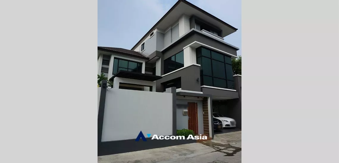  1  5 br House For Sale in Ratchadaphisek ,Bangkok MRT Rama 9 AA33922
