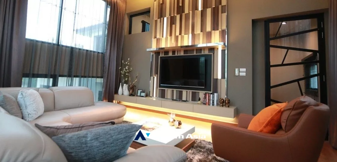  2  5 br House For Sale in Ratchadaphisek ,Bangkok MRT Rama 9 AA33922