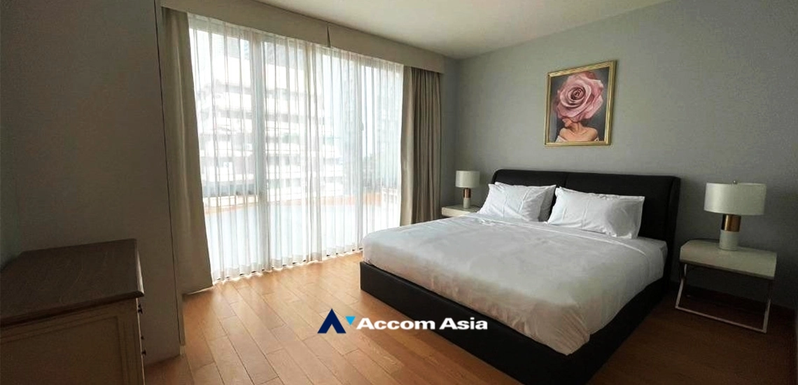 5  2 br Condominium For Rent in Ploenchit ,Bangkok BTS Ploenchit at O2 Hip AA33946
