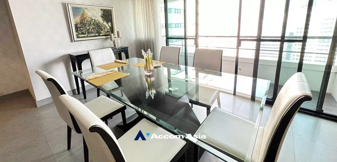  3 Bedrooms  Condominium For Sale in Sathorn, Bangkok  near BTS Sala Daeng - MRT Lumphini (AA33961)