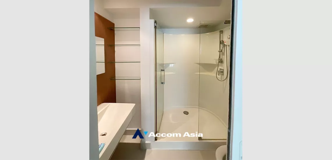 7  1 br Condominium for rent and sale in Charoen Nakhon ,Bangkok BTS Krung Thon Buri at The Bangkok Sathorn Taksin AA33966